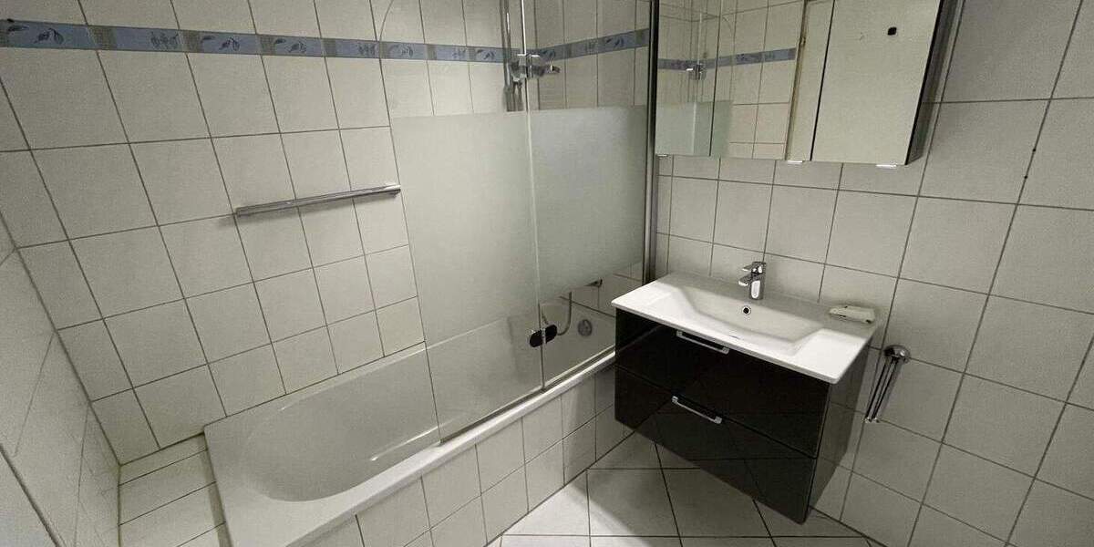 Etagenwohnung Ludwigsburg Eglosheim - 3 Zimmer, 74 m&sup2;, 280.000&euro; | Angebot:25707734