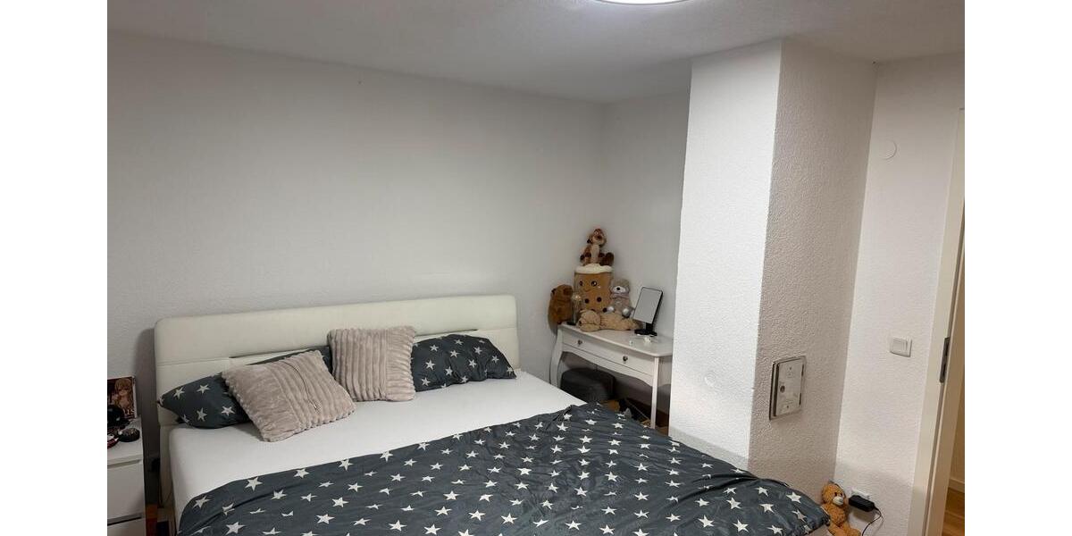 Dachgeschoßwohnung Weinstadt - 3 Zimmer, 65 m&sup2;, 1.100&euro; | Angebot:27543116