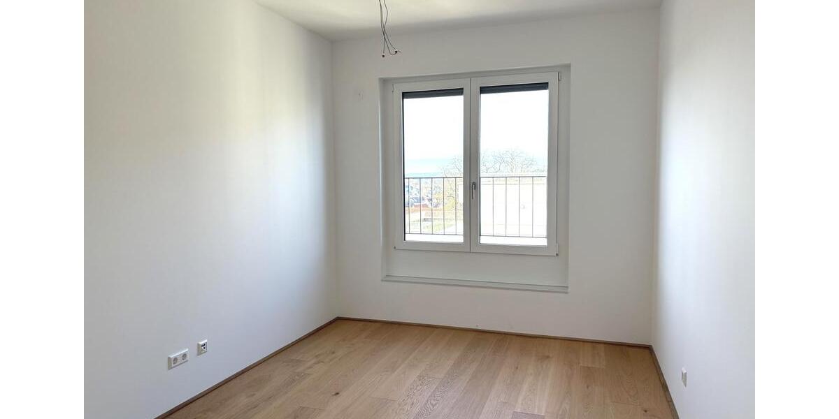 Dachgeschoßwohnung Leonberg - 3 Zimmer, 99 m&sup2;, 2.083&euro; | Angebot:23712851