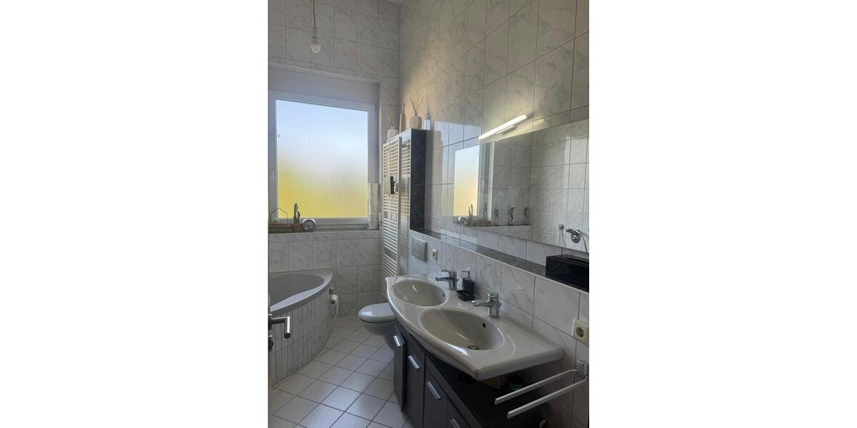 Einfamilienhaus Kornwestheim - 3 Zimmer, 80 m&sup2;, 1.600&euro; | Angebot:25151260