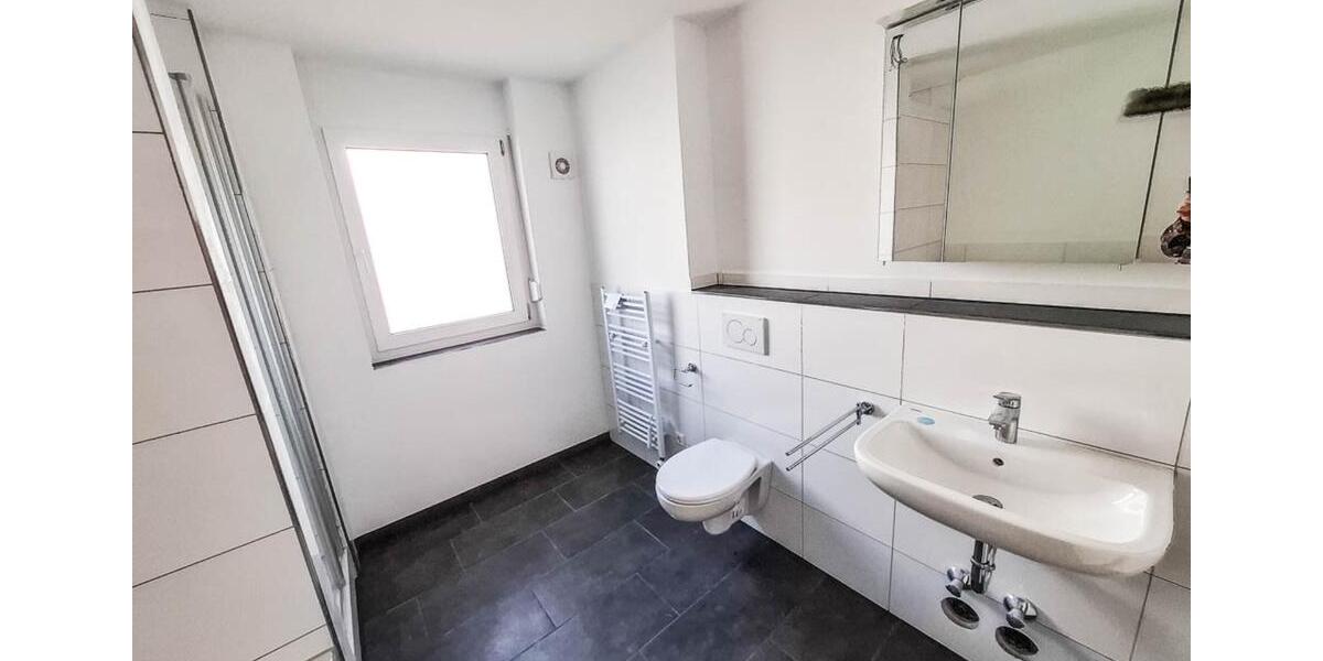 Etagenwohnung Leonberg - 3 Zimmer, 90 m&sup2;, 1.490&euro; | Angebot:24782091