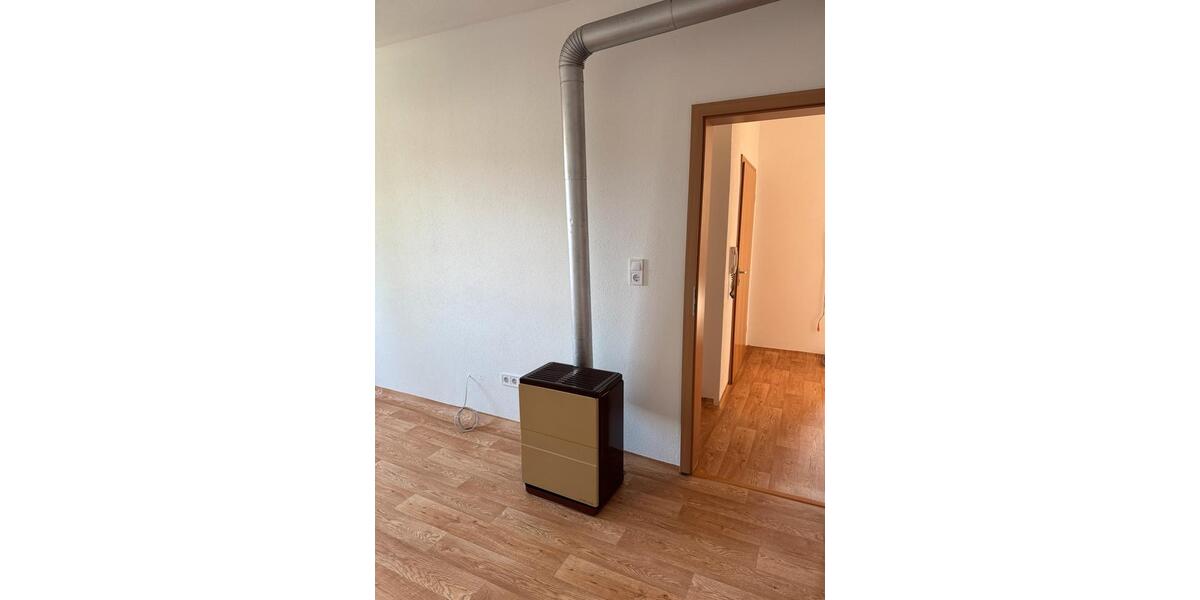 Dachgeschoßwohnung Backnang - 3 Zimmer, 73 m&sup2;, 950&euro; | Angebot:27577616