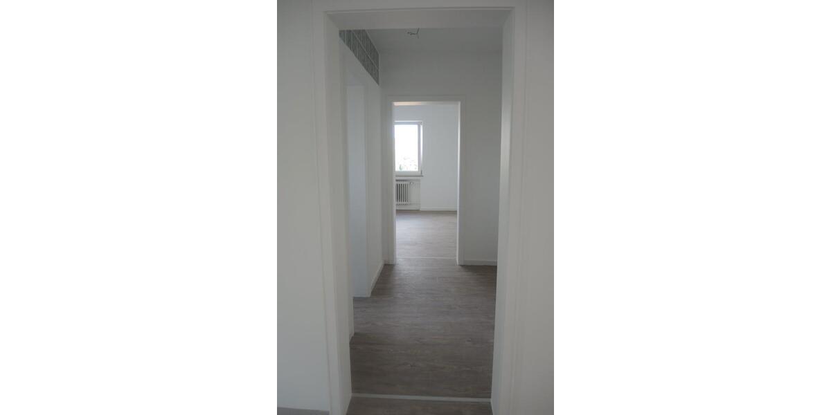 Erdgeschoßwohnung Esslingen am Neckar Brühl - 3.5 Zimmer, 124 m&sup2;, 1.700&euro; | Angebot:27547278
