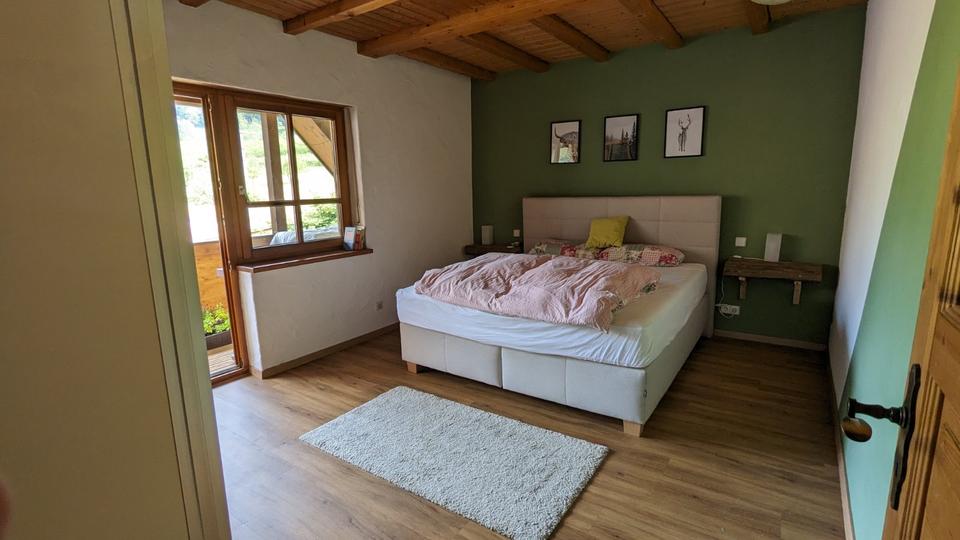 Etagenwohnung Leonberg - 3 Zimmer, 129 m&sup2;, 1.200&euro; | Angebot:25409166