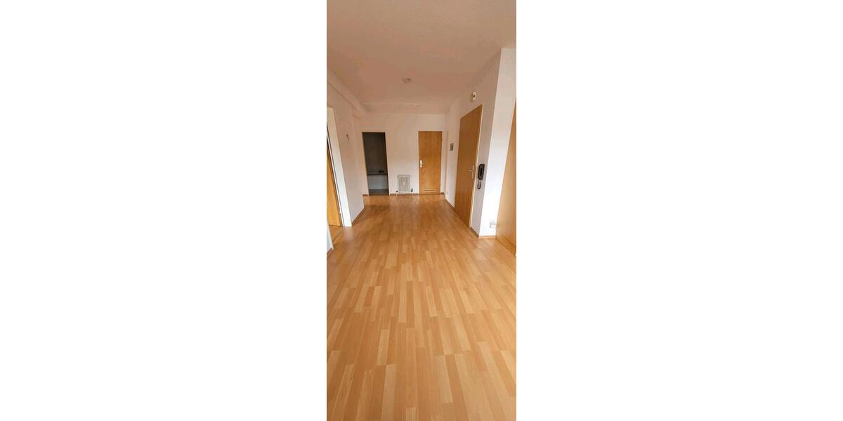 Dachgeschoßwohnung Leonberg - 3 Zimmer, 70 m&sup2;, 800&euro; | Angebot:25892366