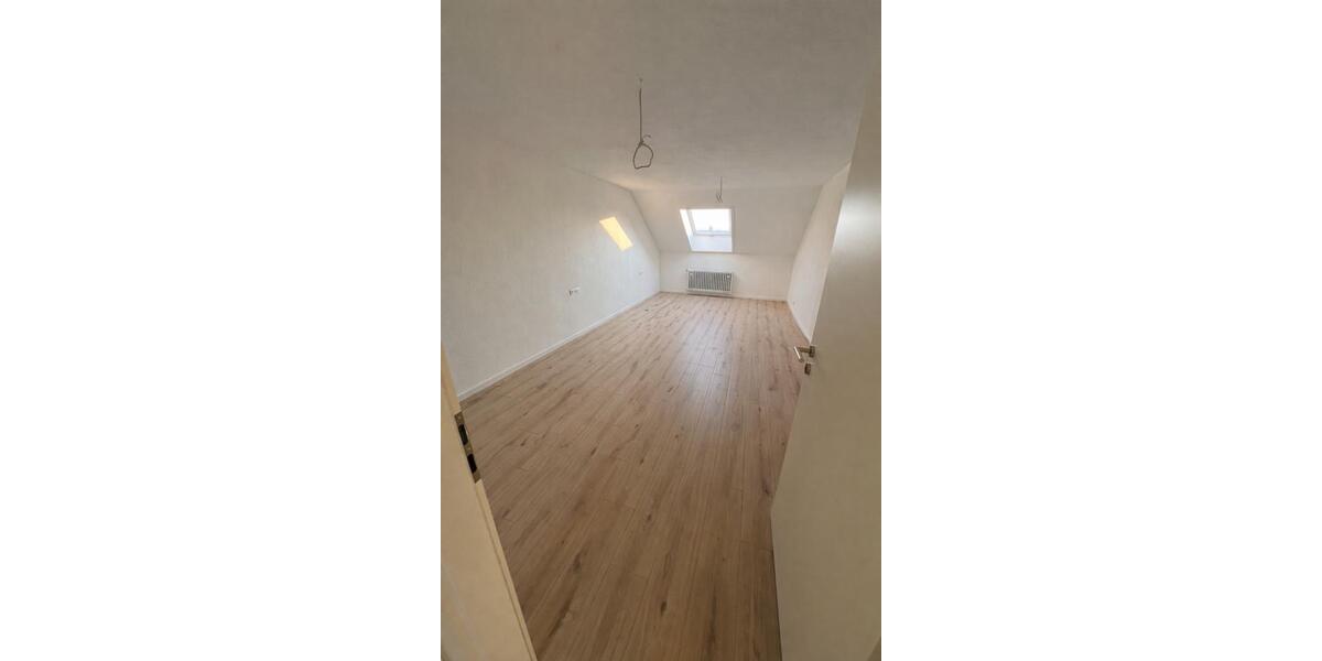 Dachgeschoßwohnung Leonberg - 2 Zimmer, 58 m&sup2;, 880&euro; | Angebot:25893568