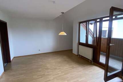 Wohnung Sachsenheim Leonhardshof - 3 Zimmer, 89 m&sup2;, 1.190&euro; | Angebot:27549375