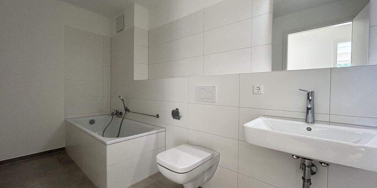 Etagenwohnung Stuttgart Untertürkheim - 5 Zimmer, 120 m&sup2;, 1.990&euro; | Angebot:25727984