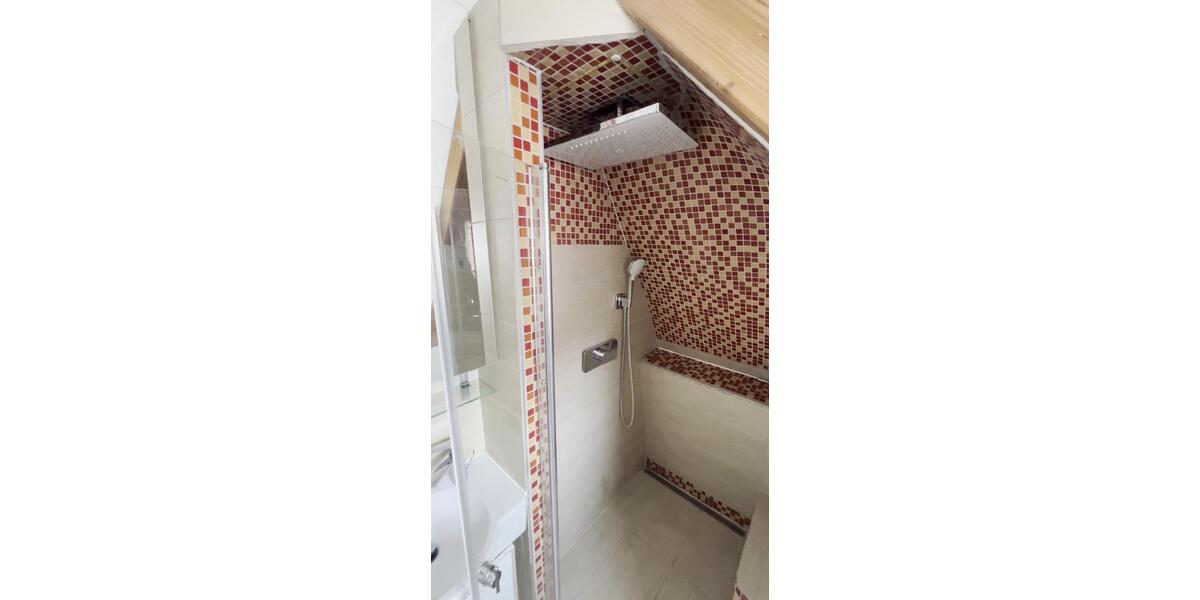 Dachgeschoßwohnung Stuttgart Bad Cannstatt - 3 Zimmer, 65 m&sup2;, 210.000&euro; | Angebot:27168316