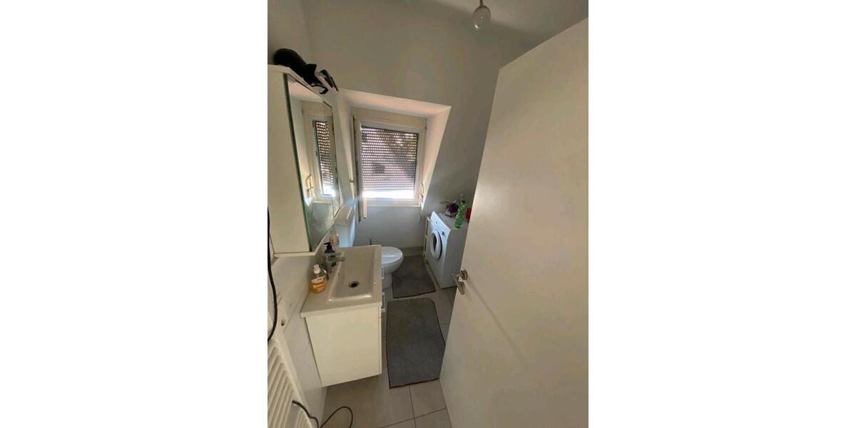 Dachgeschoßwohnung Esslingen am Neckar Oberesslingen - 1 Zimmer, 15 m&sup2;, 445&euro; | Angebot:27601471