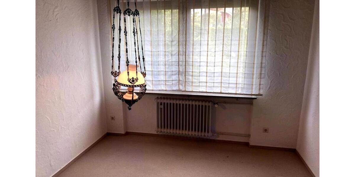 Erdgeschoßwohnung Sindelfingen - 3 Zimmer, 100 m&sup2;, 1.600&euro; | Angebot:27552461