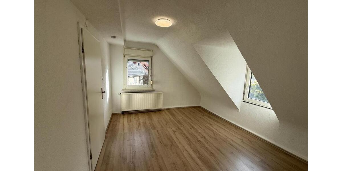 Dachgeschoßwohnung Rutesheim - 3 Zimmer, 65 m&sup2;, 1.150&euro; | Angebot:24842604