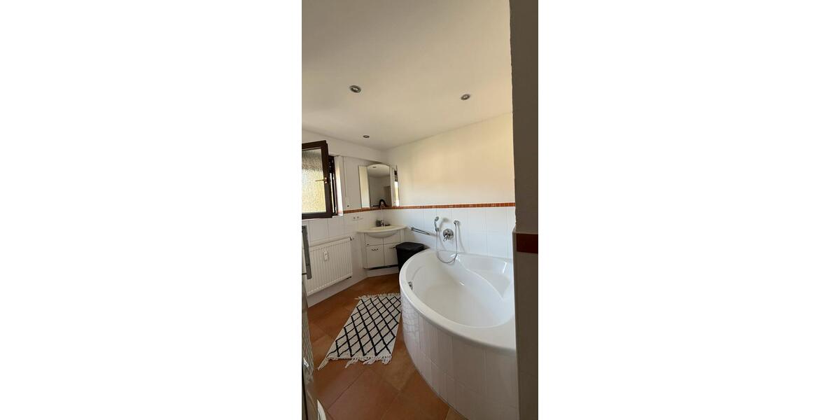 Etagenwohnung Heilbronn Böckingen - 3.5 Zimmer, 90 m&sup2;, 1.500&euro; | Angebot:27582001