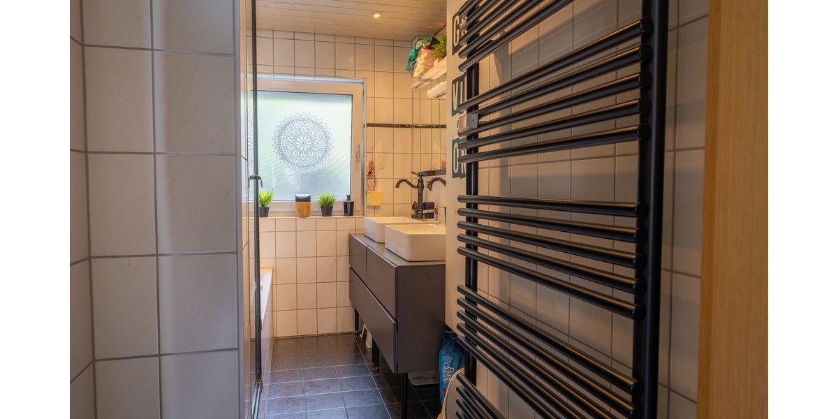 3,5 Zimmer mit großer Eckterrasse & Kamin im 3-Familienhaus - 3.5 Remshalden | Angebot:27190563