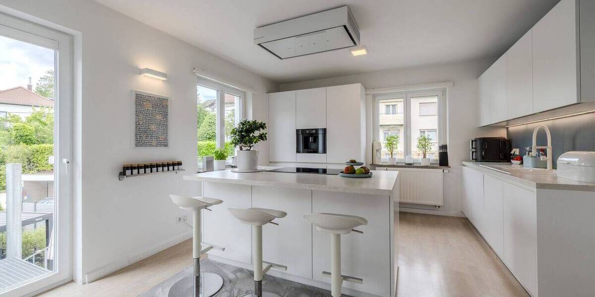 Mehrfamilienhaus, Wohnhaus Stuttgart / Botnang Botnang - 8 Zimmer, 243 m&sup2;, 1.590.000&euro; | Angebot:26930186