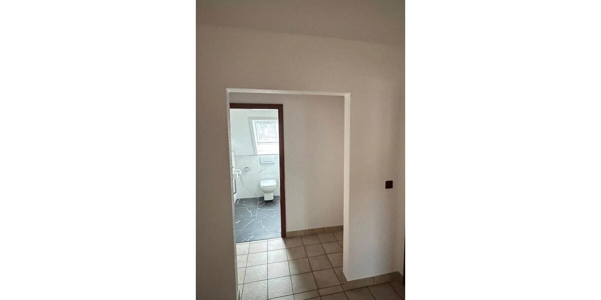 Dachgeschoßwohnung Schorndorf - 3.5 Zimmer, 100 m&sup2;, 1.100&euro; | Angebot:27568184