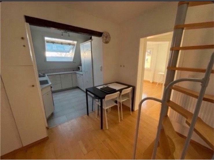 Dachgeschoßwohnung Stuttgart Stuttgart-Süd - 5 Zimmer, 100 m&sup2;, 500&euro; | Angebot:25887861