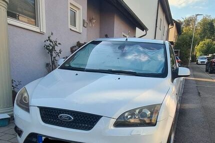 Ford Focus 184.000 km 8.400 &euro; Großbottwar 71723