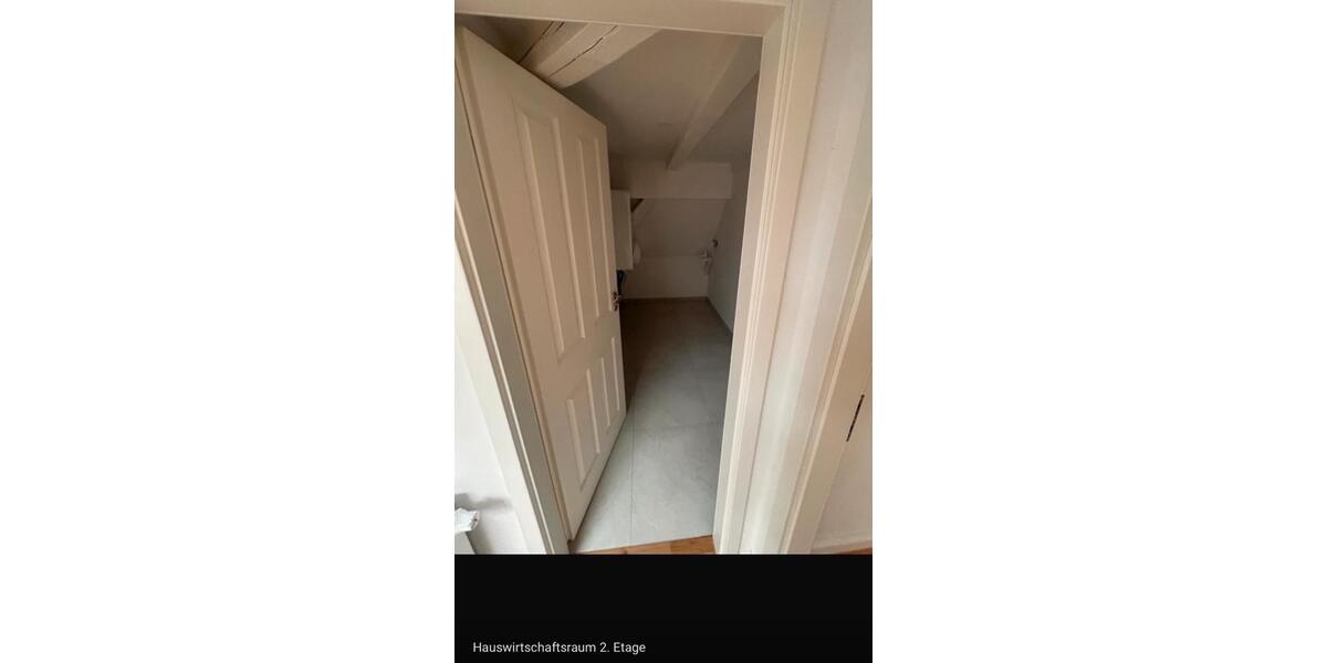 Dachgeschoßwohnung Stuttgart Bad Cannstatt - 5 Zimmer, 145 m&sup2;, 2.810&euro; | Angebot:27538912