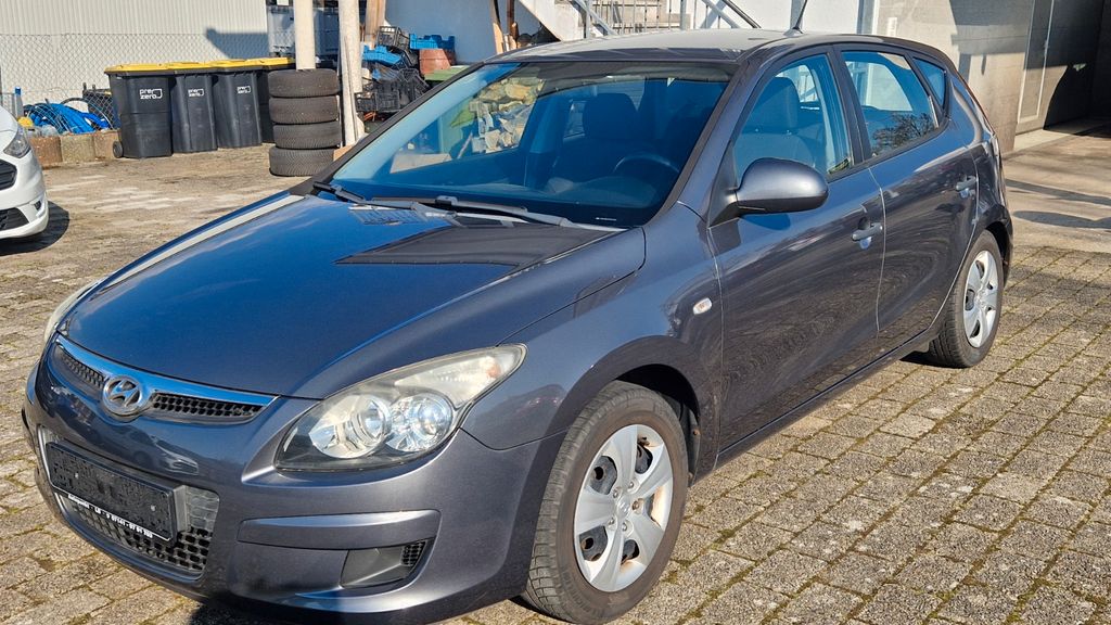 Hyundai i30 76.800 km 4.900 &euro; Ludwigsburg 71634
