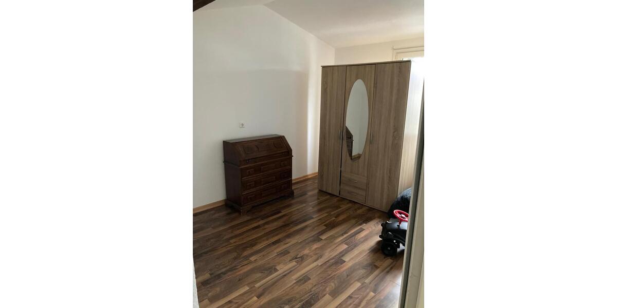 Dachgeschoßwohnung Ostfildern - 3 Zimmer, 80 m&sup2;, 1.200&euro; | Angebot:24814658