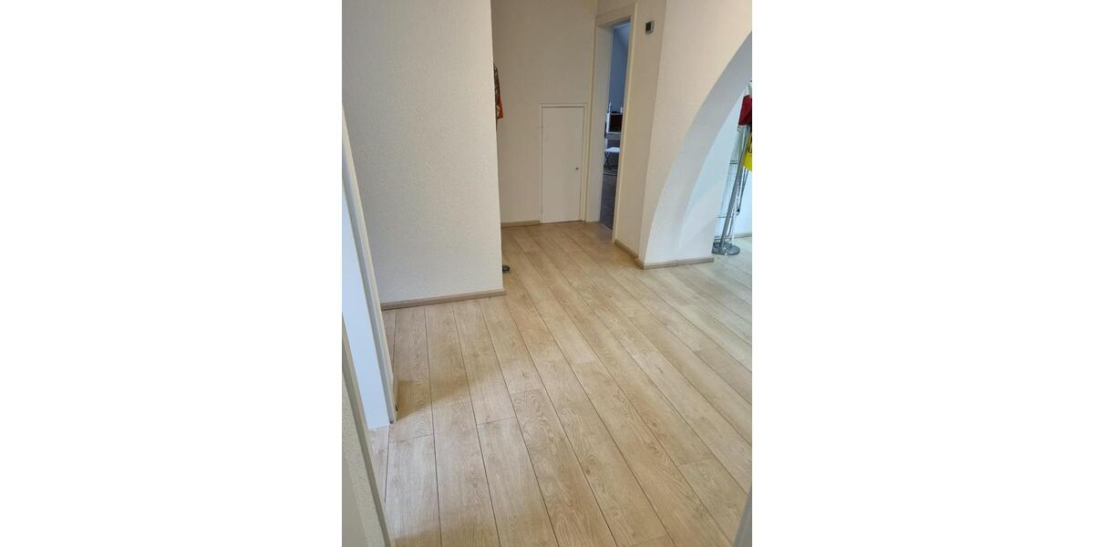 Dachgeschoßwohnung Kornwestheim - 3.5 Zimmer, 68 m&sup2;, 780&euro; | Angebot:27569564