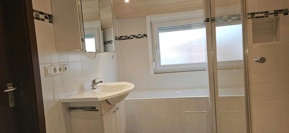 Dachgeschoßwohnung Backnang - 5 Zimmer, 94 m&sup2;, 1.300&euro; | Angebot:25948413