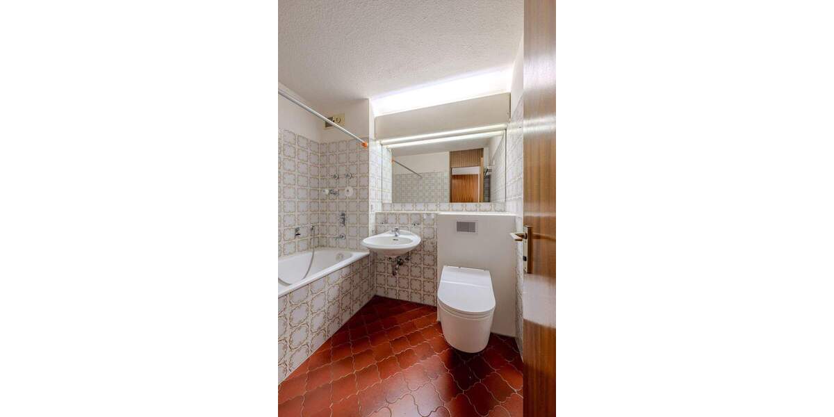 Etagenwohnung Stuttgart / Feuerbach Feuerbach - 2 Zimmer, 83 m&sup2;, 275.000&euro; | Angebot:25704120