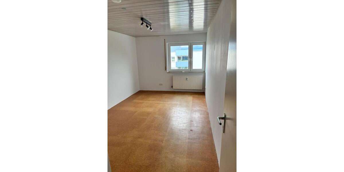 Dachgeschoßwohnung Ditzingen - 3.5 Zimmer, 89 m&sup2;, 285.000&euro; | Angebot:27550906