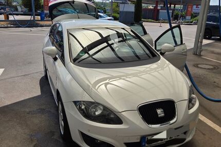 Seat Leon 177.600 km 2.699 &euro; Ludwigsburg 71642