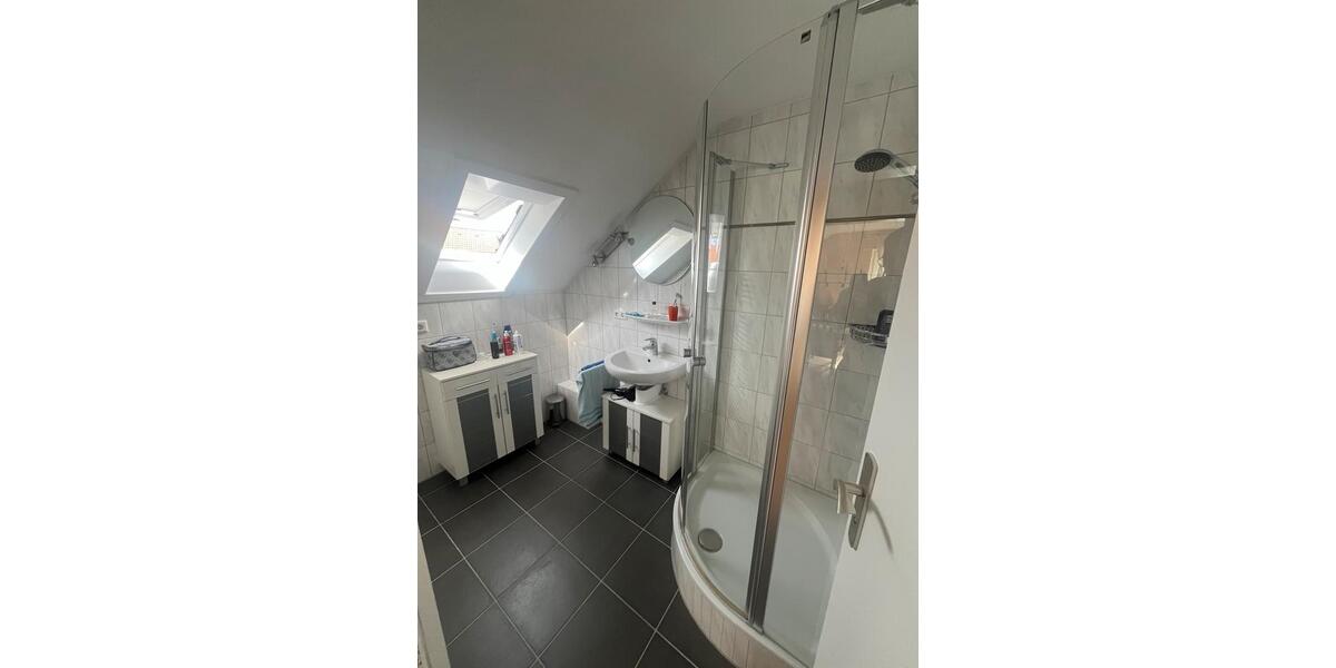 Dachgeschoßwohnung Stuttgart Fasanenhof-Ost - 4 Zimmer, 87 m&sup2;, 1.200&euro; | Angebot:27565813