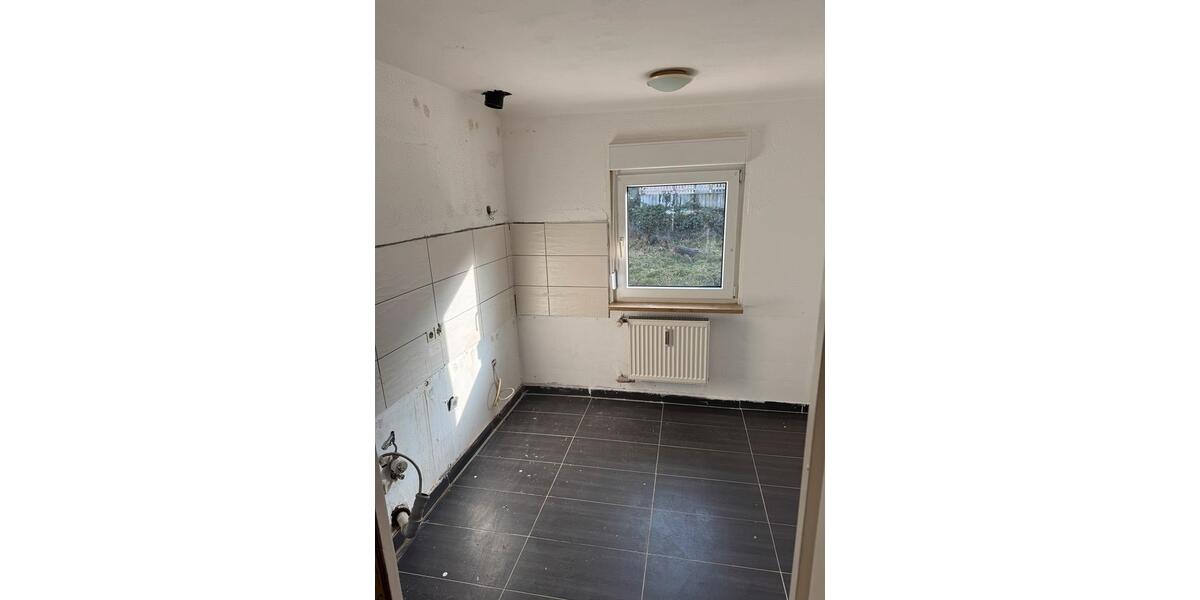 Etagenwohnung Mühlacker - 2 Zimmer, 85 m&sup2;, 950&euro; | Angebot:25178938