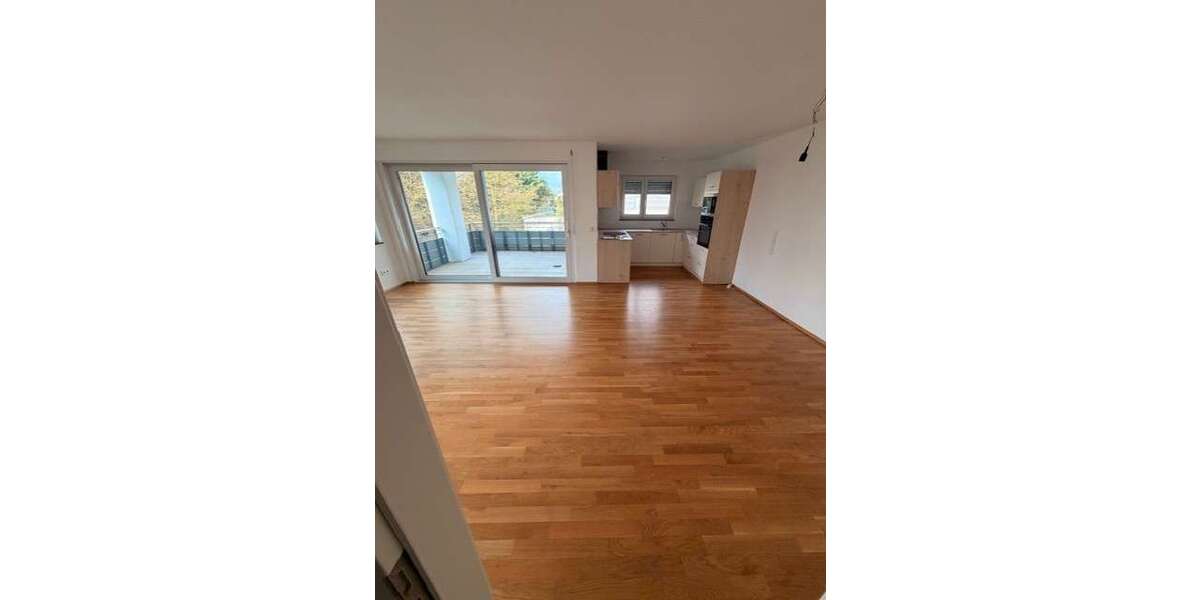 Etagenwohnung Backnang - 4.5 Zimmer, 105 m&sup2;, 1.400&euro; | Angebot:25934461