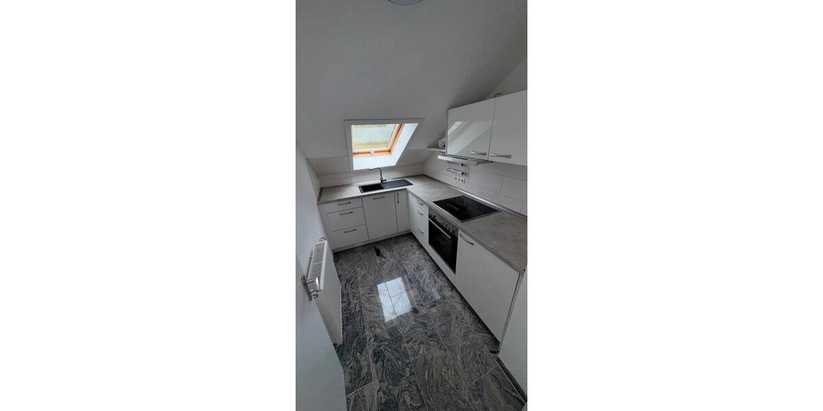 Dachgeschoßwohnung Ludwigsburg Eglosheim - 3 Zimmer, 48 m&sup2;, 890&euro; | Angebot:27540321