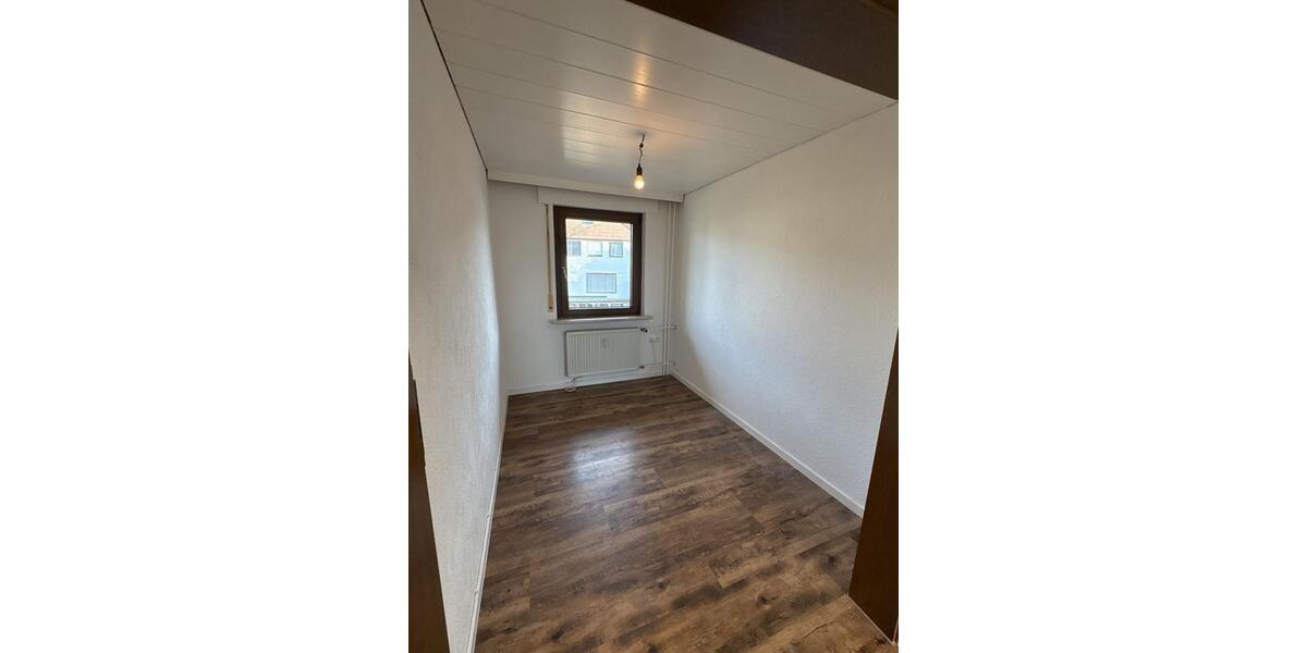 Etagenwohnung Winnenden - 3.5 Zimmer, 70 m&sup2;, 1.100&euro; | Angebot:25729095