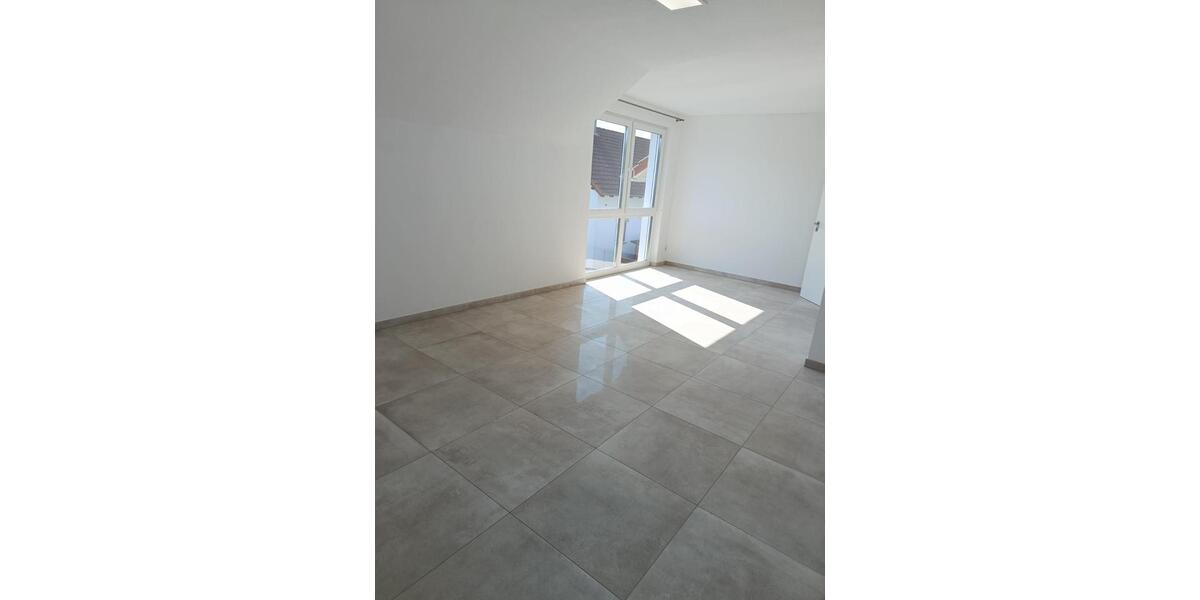 Etagenwohnung Pfaffenhofen - 4.5 Zimmer, 139 m&sup2;, 1.390&euro; | Angebot:24707444