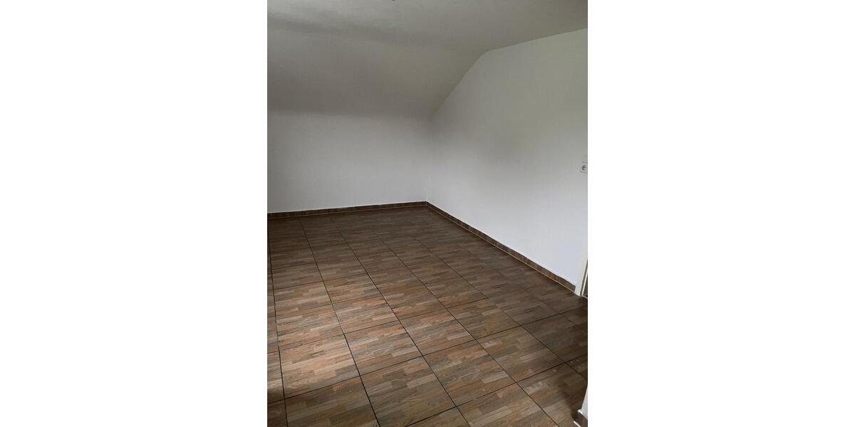 Dachgeschoßwohnung Backnang - 2.5 Zimmer, 60 m&sup2;, 700&euro; | Angebot:27580481