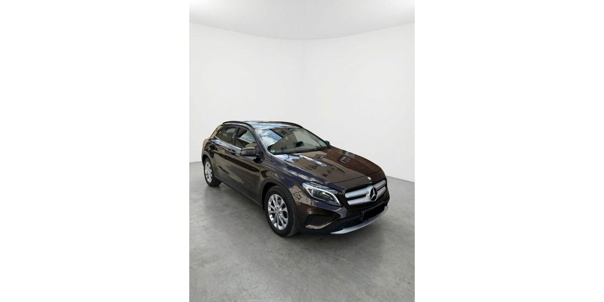 Mercedes-Benz GLA 200 164.000 km 13.999 &euro; Stuttgart 70374