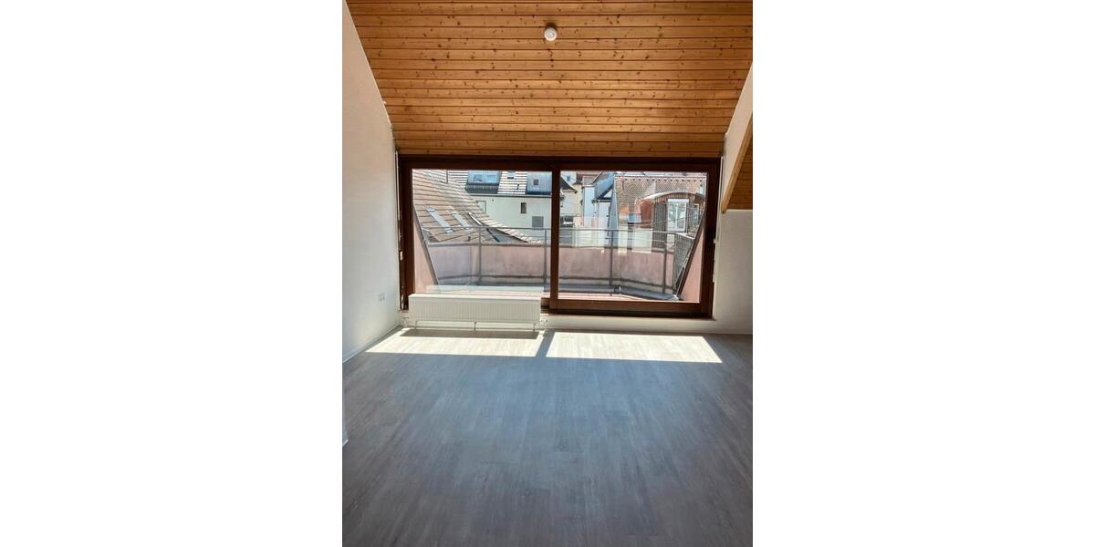 Dachgeschoßwohnung Kornwestheim - 3 Zimmer, 114 m&sup2;, 1.418&euro; | Angebot:22042128
