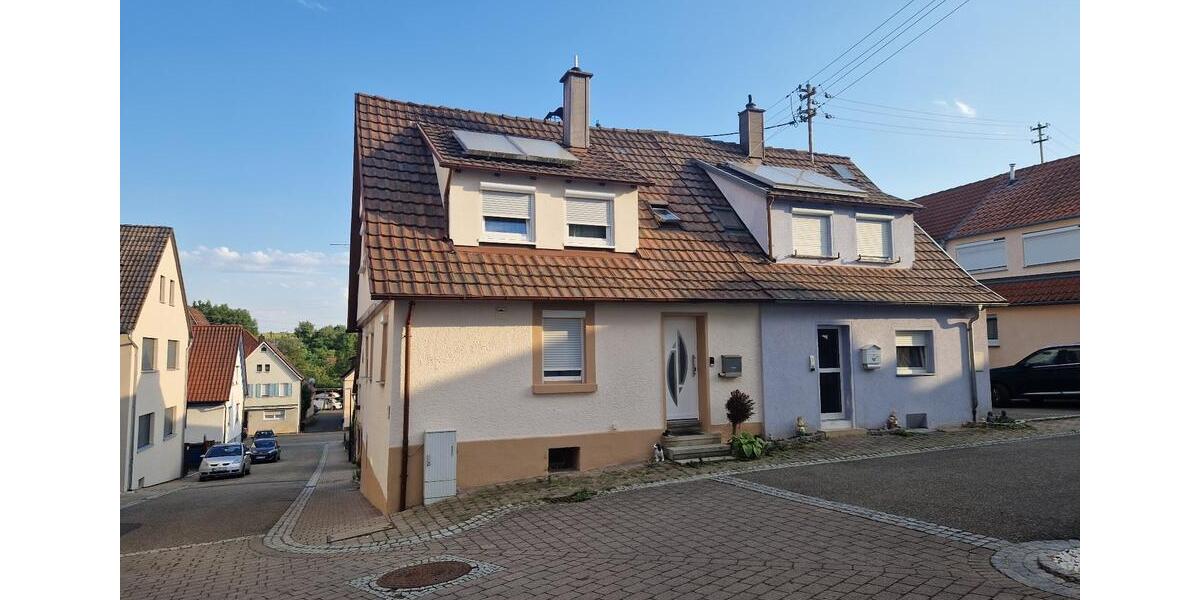 Doppelhaushälfte Brackenheim - 4 Zimmer, 148 m&sup2;, 310.000&euro; | Angebot:27202309
