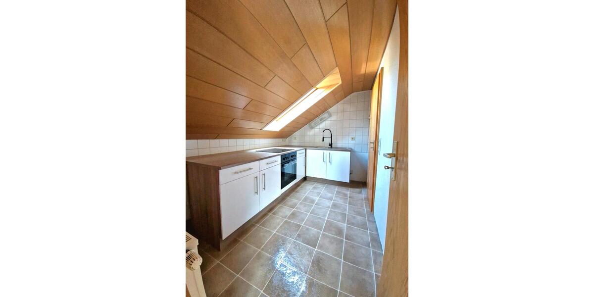 Dachgeschoßwohnung Heilbronn - 3 Zimmer, 65 m&sup2;, 900&euro; | Angebot:25842339