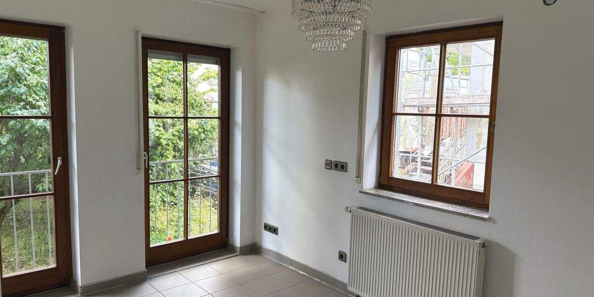 Mehrfamilienhaus, Wohnhaus Stuttgart Stammheim - 7 Zimmer, 135 m&sup2;, 585.000&euro; | Angebot:25704057