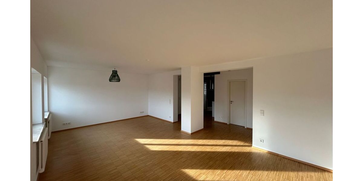 Zwei Zimmer mit Weitblick - Sanierte Wohnung im 1. OG und Balkon - Appartement Stuttgart Botnang | Angebot:26623450
