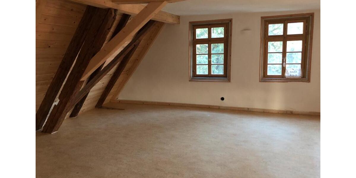 Dachgeschoßwohnung Weinsberg - 4 Zimmer, 120 m&sup2;, 1.600&euro; | Angebot:26254420