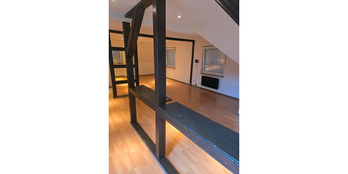 Dachgeschoßwohnung Wernau (Neckar) - 5 Zimmer, 120 m&sup2;, 1.550&euro; | Angebot:26129560