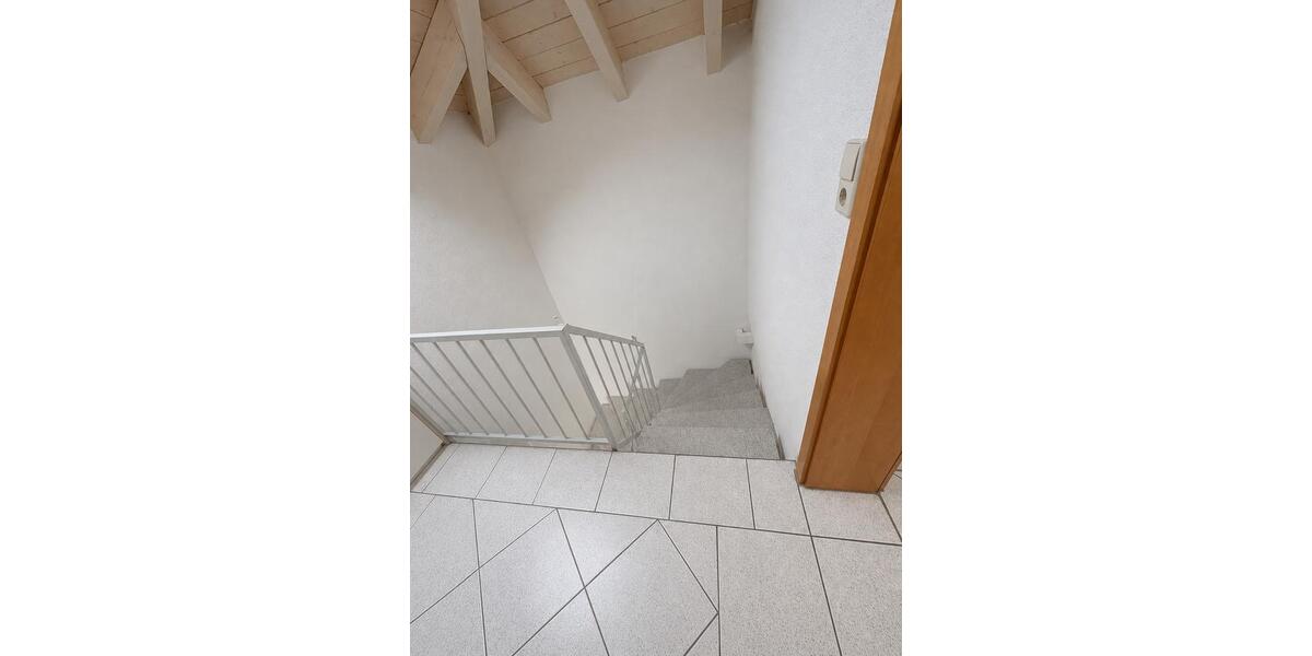 Dachgeschoßwohnung Vaihingen an der Enz - 3 Zimmer, 90 m&sup2;, 1.350&euro; | Angebot:27554043