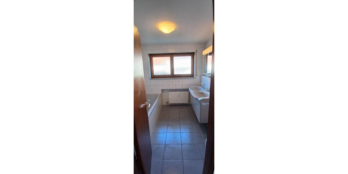 Etagenwohnung Backnang - 4.5 Zimmer, 108 m&sup2;, 1.400&euro; | Angebot:26424801