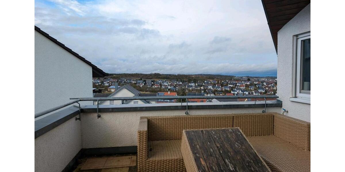 Dachgeschoßwohnung Weissach - 5.5 Zimmer, 104 m&sup2;, 445.000&euro; | Angebot:25044567