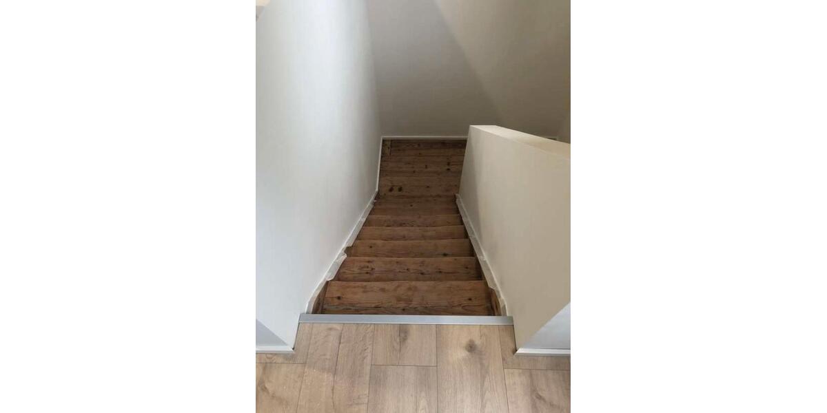 Dachgeschoßwohnung Ludwigsburg Hoheneck - 2.5 Zimmer, 65 m&sup2;, 1.150&euro; | Angebot:27590316