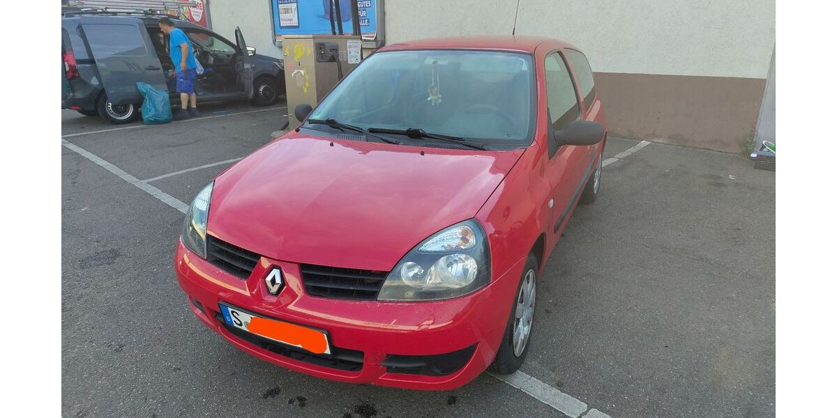 Renault Clio 81.000 km 2.990 &euro; Stuttgart 70619